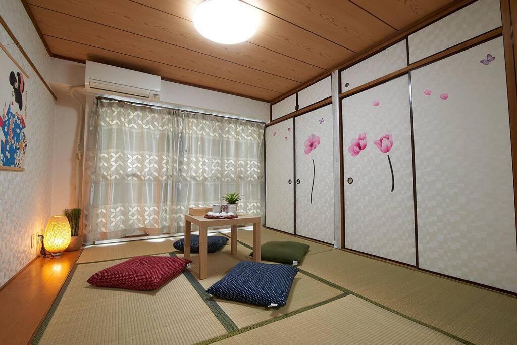 新宿市中心日式样式公寓，紧邻商业地域韩国街免费wi-fi Apartament Tokio